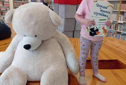 "MAŁA KSIĄŻKA - WIELKI CZŁOWIEK".