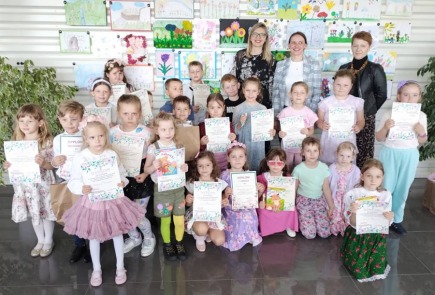 Powiatowy Konkurs Recytatorski i Plastyczny pt. " Kwiatki, bratki i stokrotki "