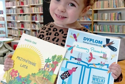 Brawo! Kolejny młody czytelnik zdobył dyplom i nagrodę