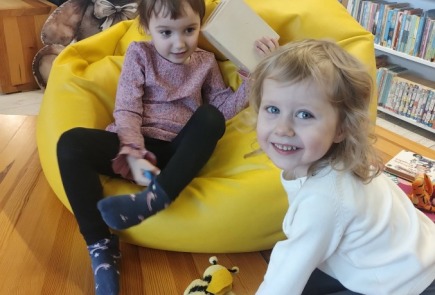 Spotkanie dla maluszków w bibliotece – w każdą środę!