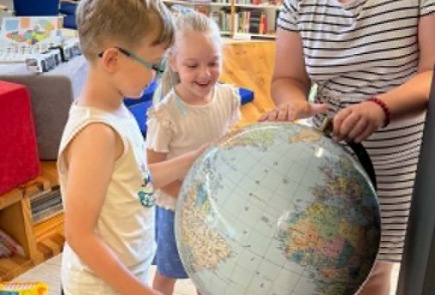 Podróże z książką w bibliotece!